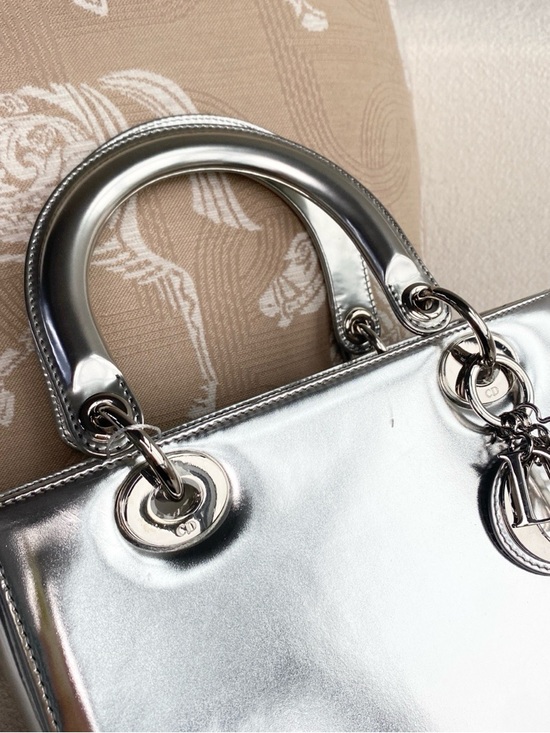 Dior | Lady Dior Five‑Row Silver Patent Top Handle | Excellent Condition - Picture 7 of 9